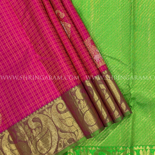Deep Pink  Kanjivaram Silk Saree With Antique Gold Green Pallu